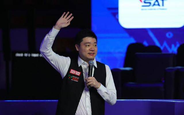 当时张之亮导演找了许多一线演员，最终唯有张国荣同意，并以1元片酬参与其中，便有了这部《流星语》。