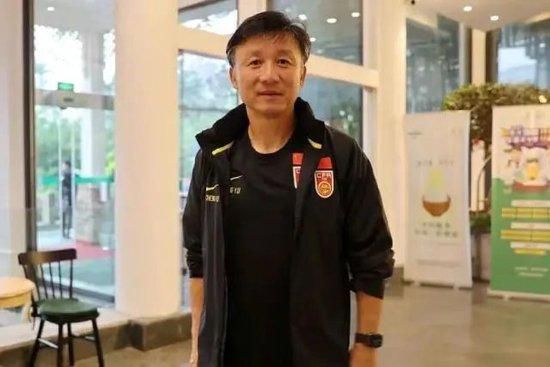 剧情紧扣真实生活，展现人生不同阶段的起伏，温暖又深刻。