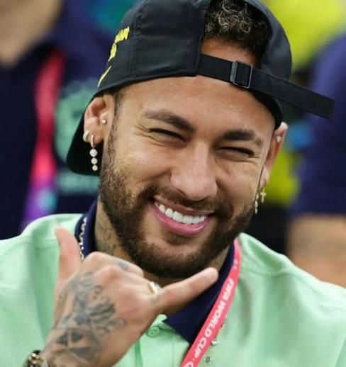 根据猫眼研究院发布的《2025中国电影市场数据洞察》，2025年全国电影总票房为518.32亿元，同比增长约22%；