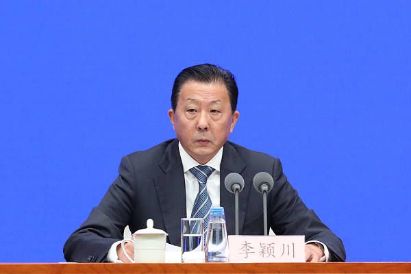 如今二人合体现身，谣言不攻自破。