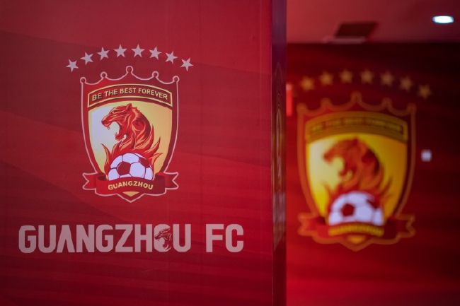 2025-12-15 全球票房第一的神话能否刷新？