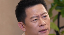 黄渤受访透露，在学习戏曲的过程中，他也慢慢喜欢上了这门国粹。